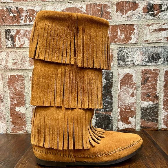 Minnetonka 3 Layer Fringe Brown Boots - Picture 3 of 11